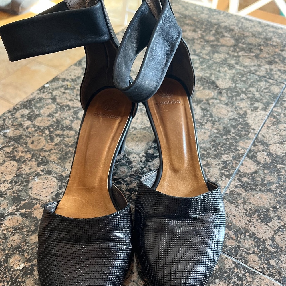 Coclico Black Pumps